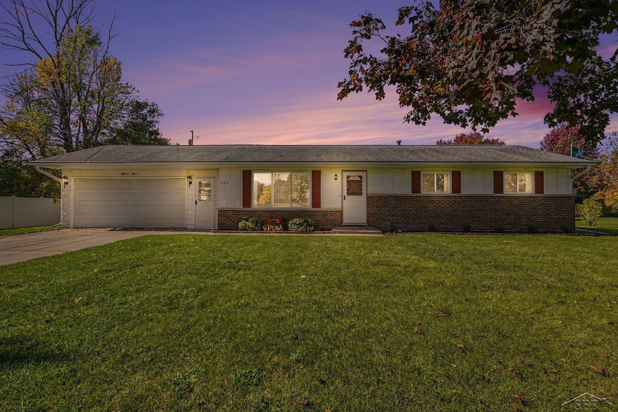 5213 loganberry Drive, Saginaw, MI 48603