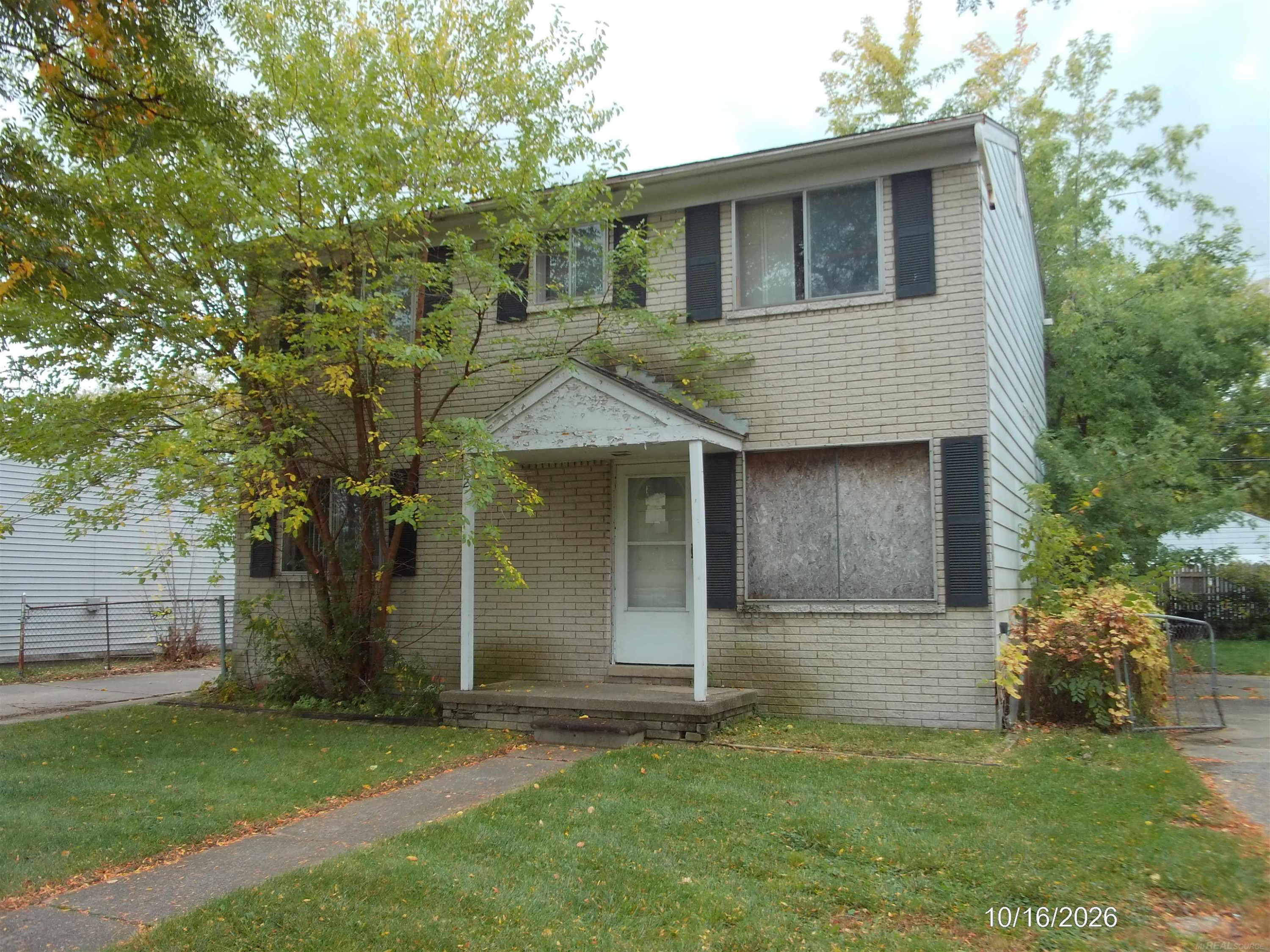 25825 Schoenherr Road, Warren, MI 48089