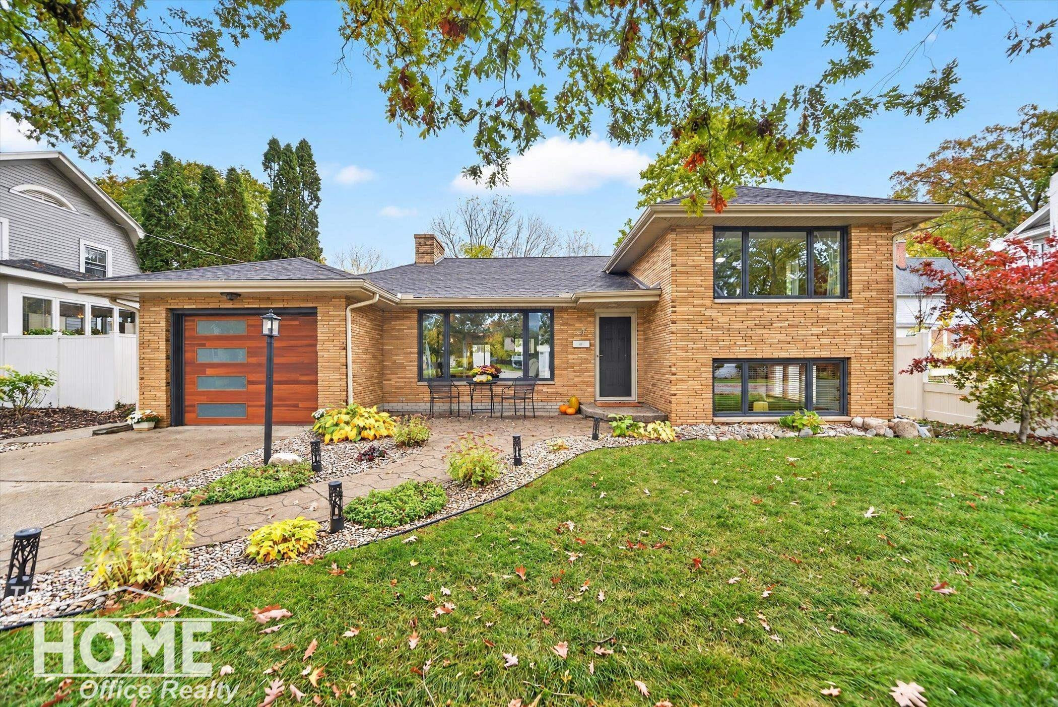 516 Clark Street, Owosso, MI 48867