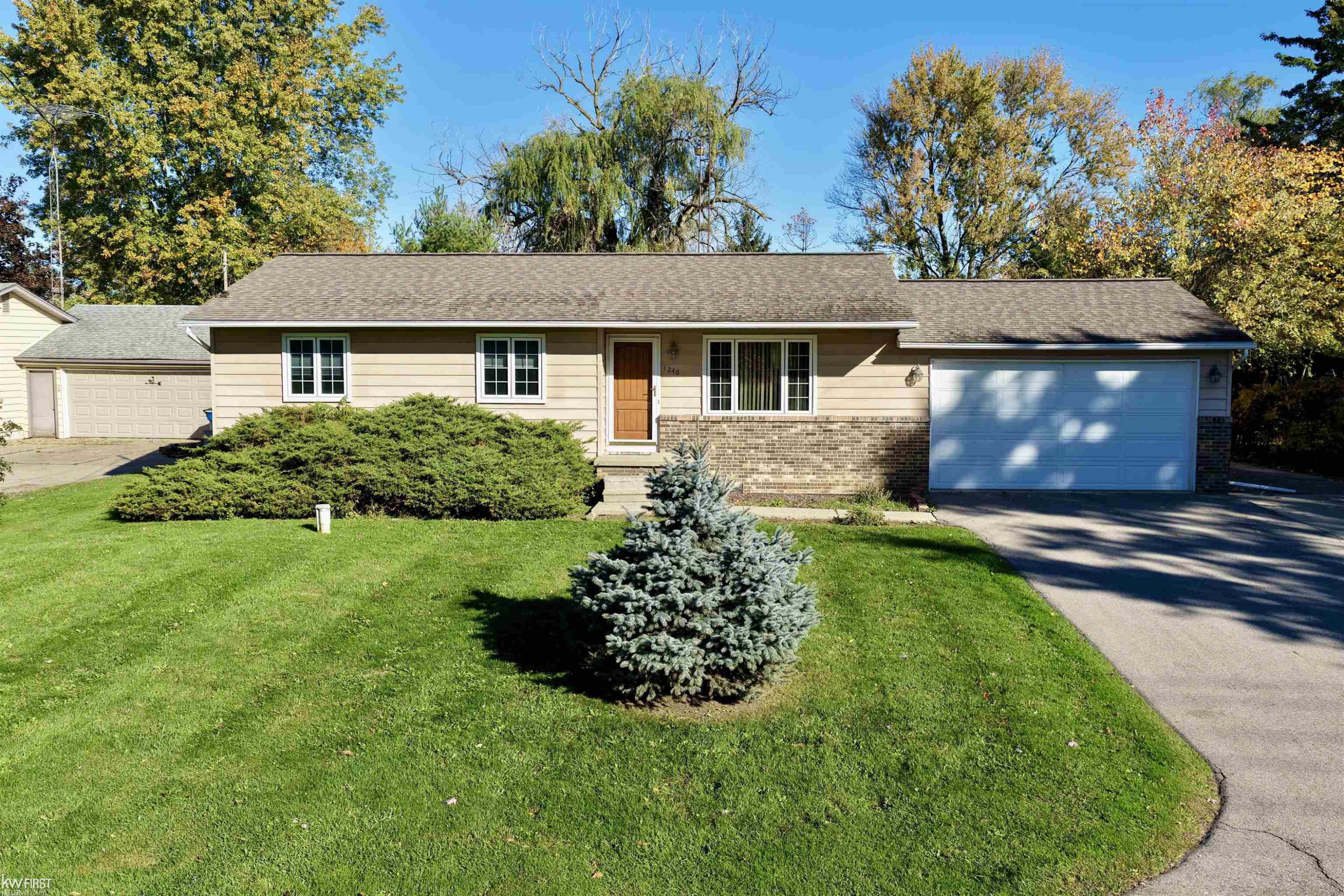 1246 W Grand Blanc Road, Grand Blanc, MI 48439