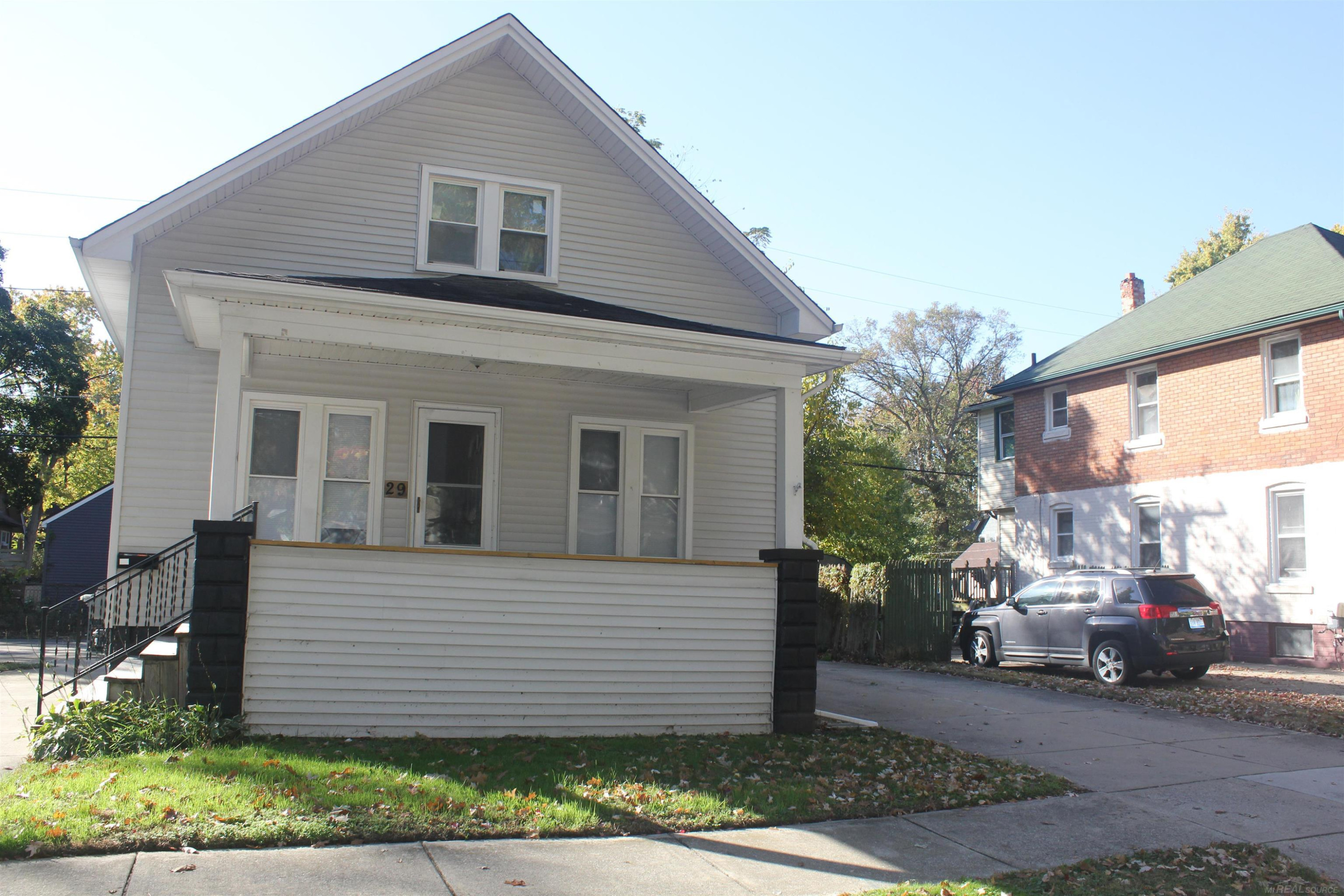 29 Ferrin Place, Mount Clemens, MI 48043