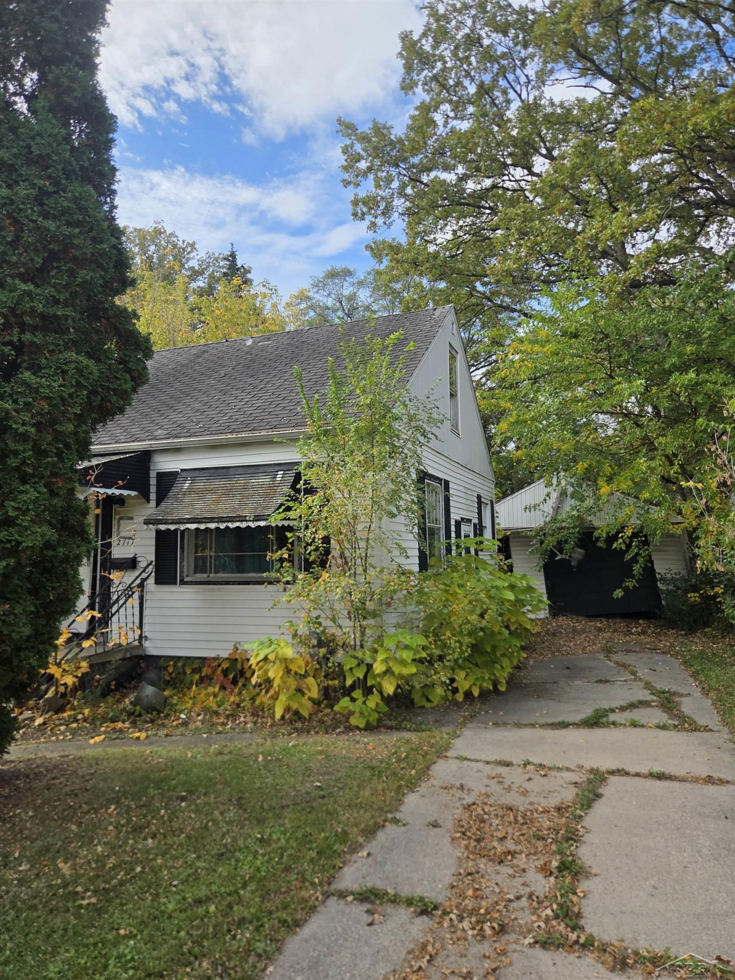 2717 glenwood Avenue, Saginaw, MI 48601