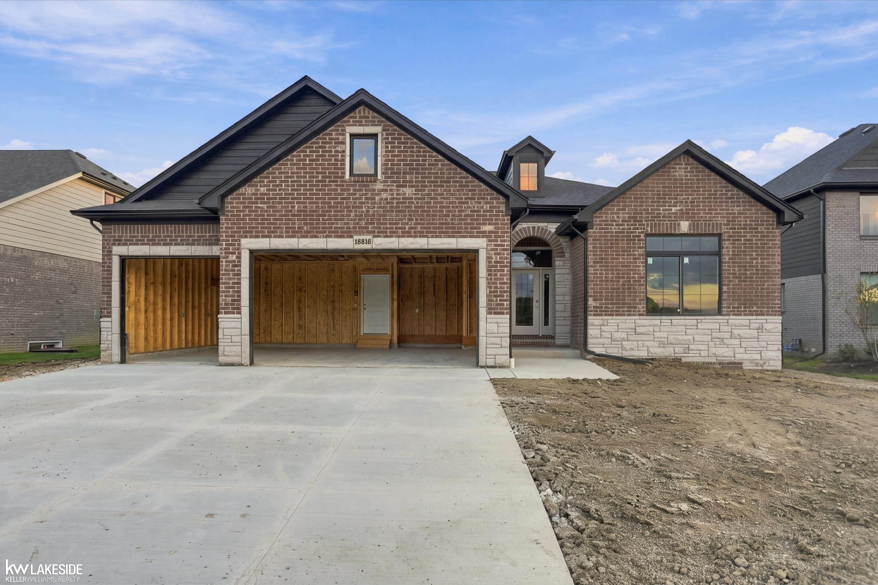18816 Via Firenze, 17, Macomb, MI 48044