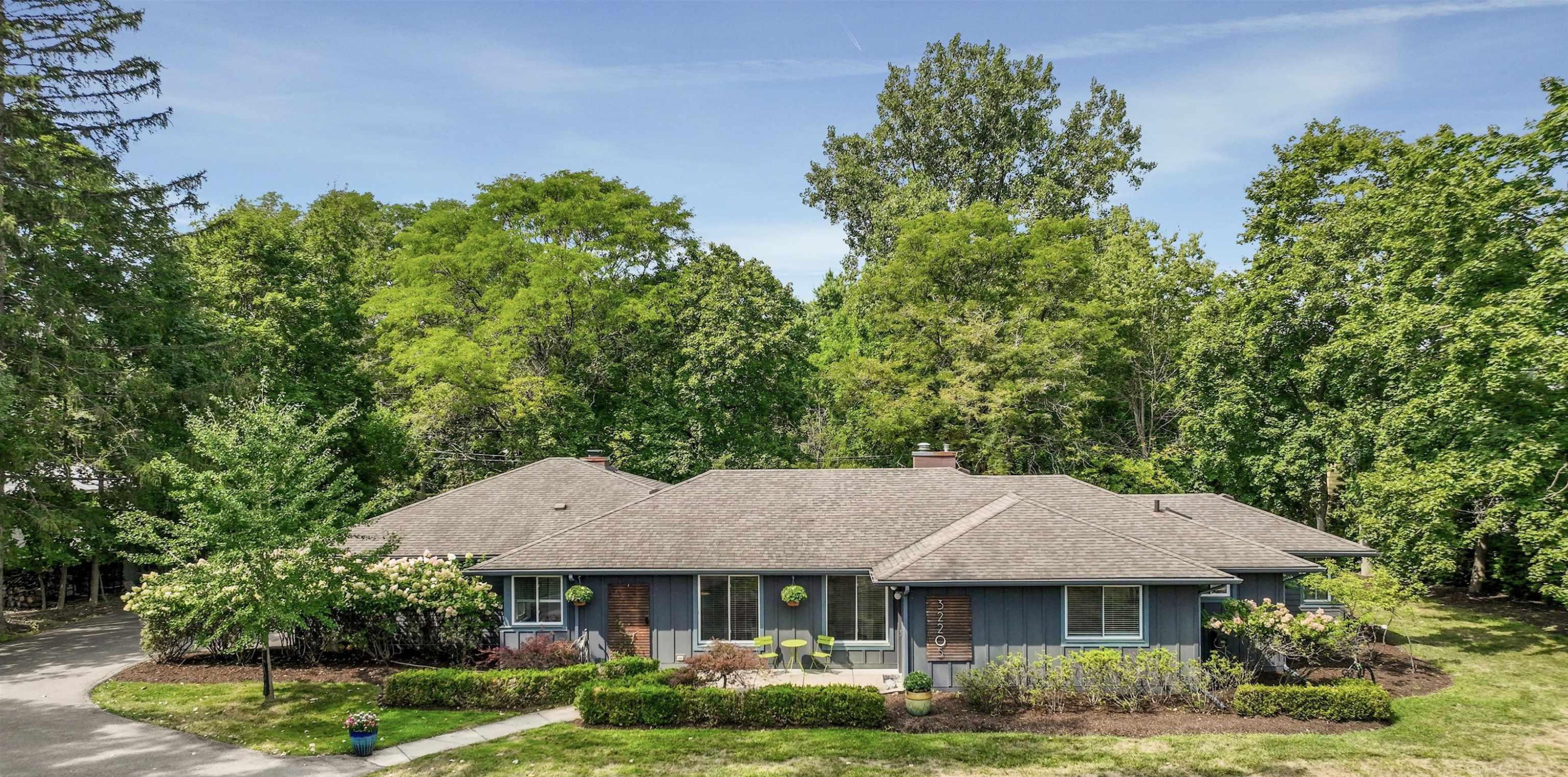 32205 Eastlady Drive, Beverly Hills, MI 48025