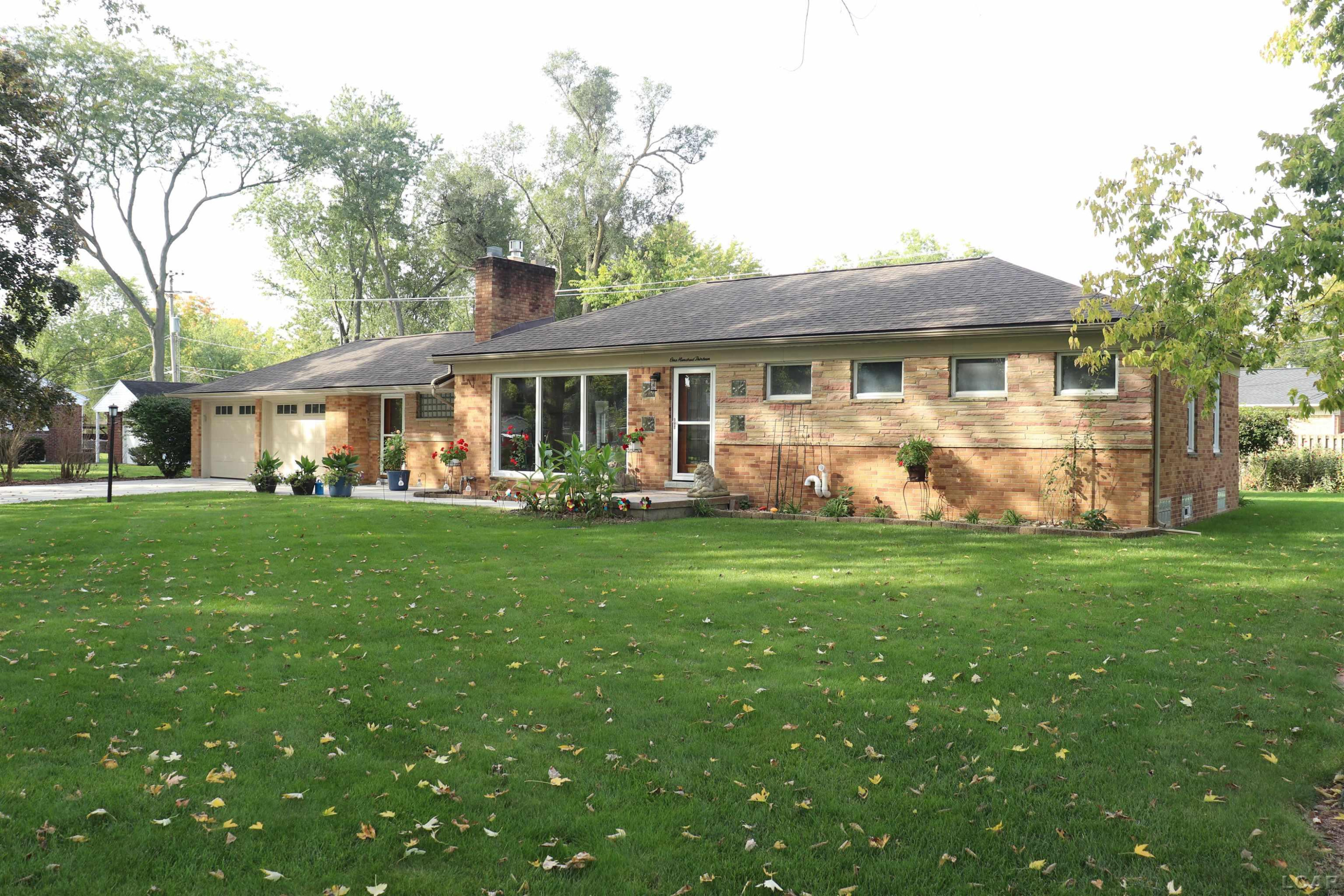 113 Maple Street, Tecumseh, MI 49286