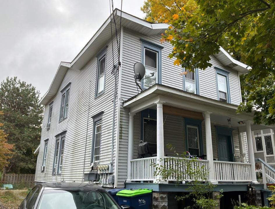 910 N Van Buren Street, Bay City, MI 48708