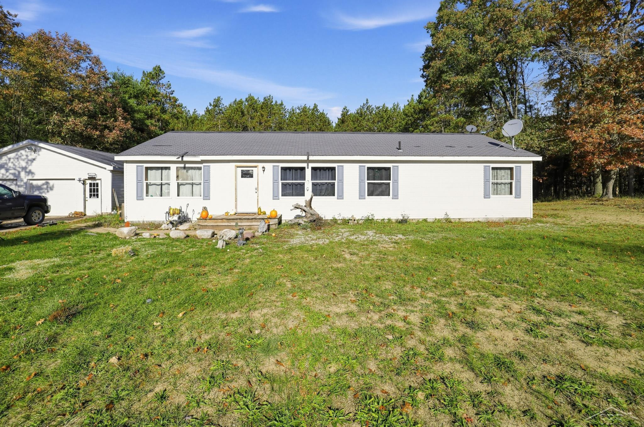 3126 W Jones Lake Road, Grayling, MI 49738