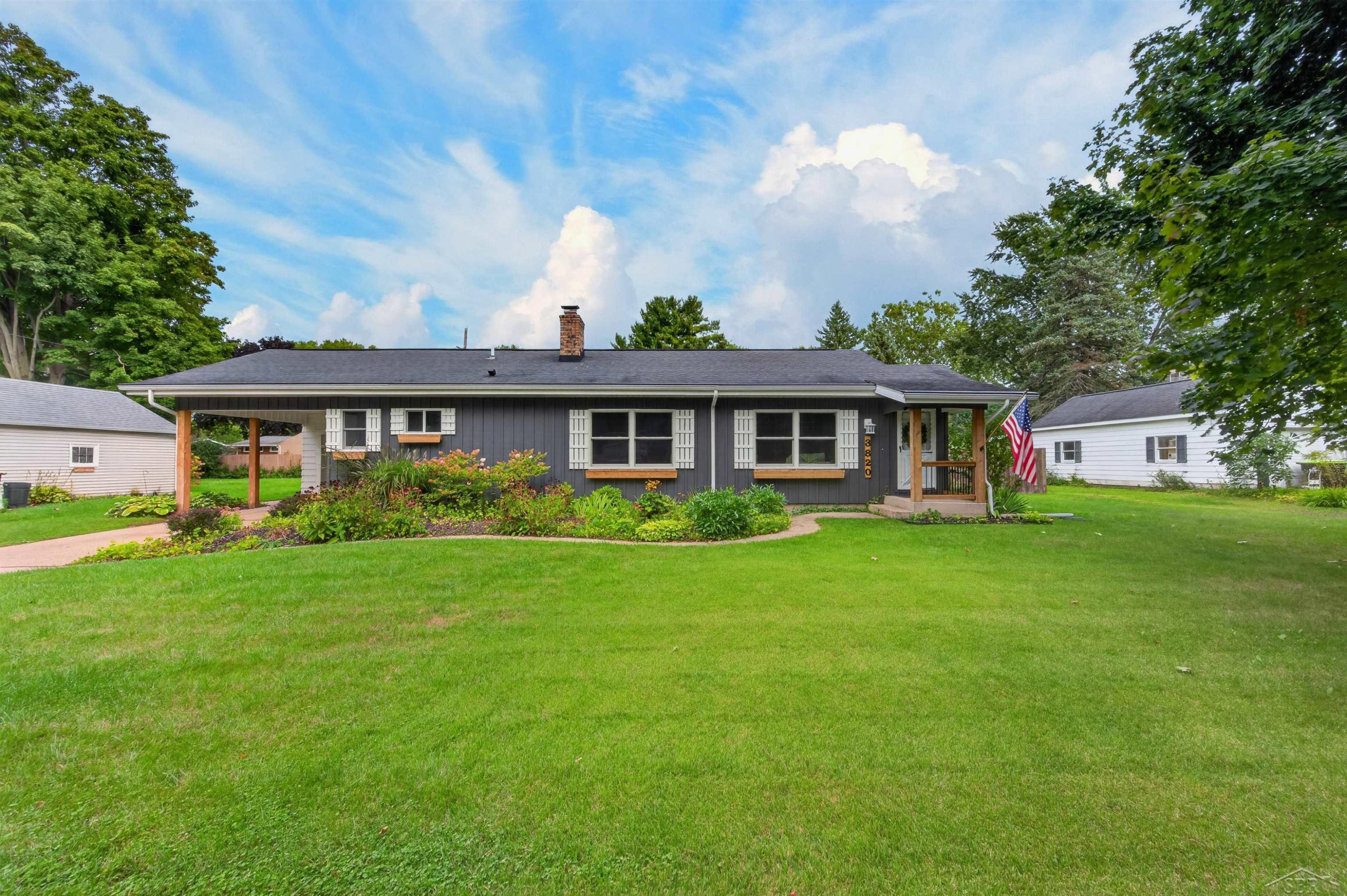 3820 Salem Street, Midland, MI 48642