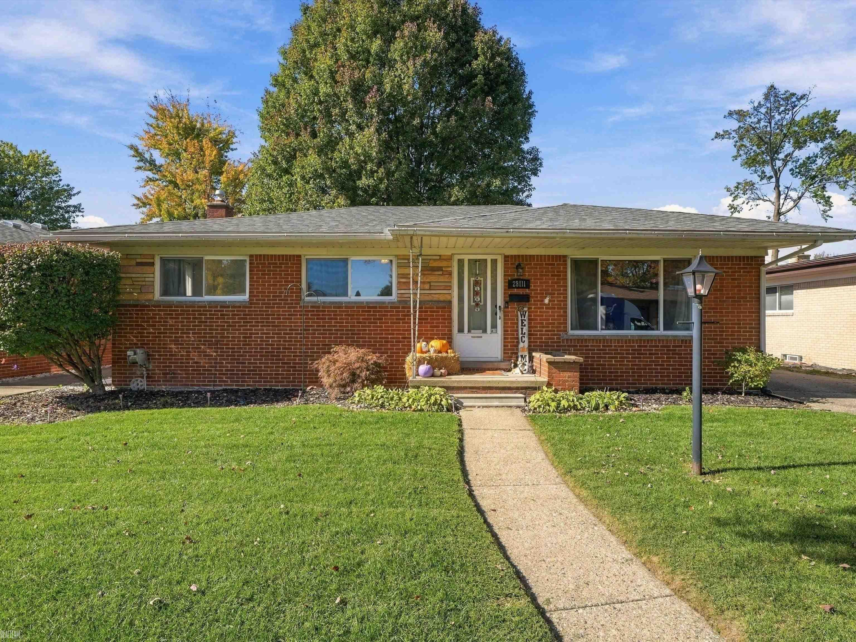 28111 Cunningham Drive, Warren, MI 48092