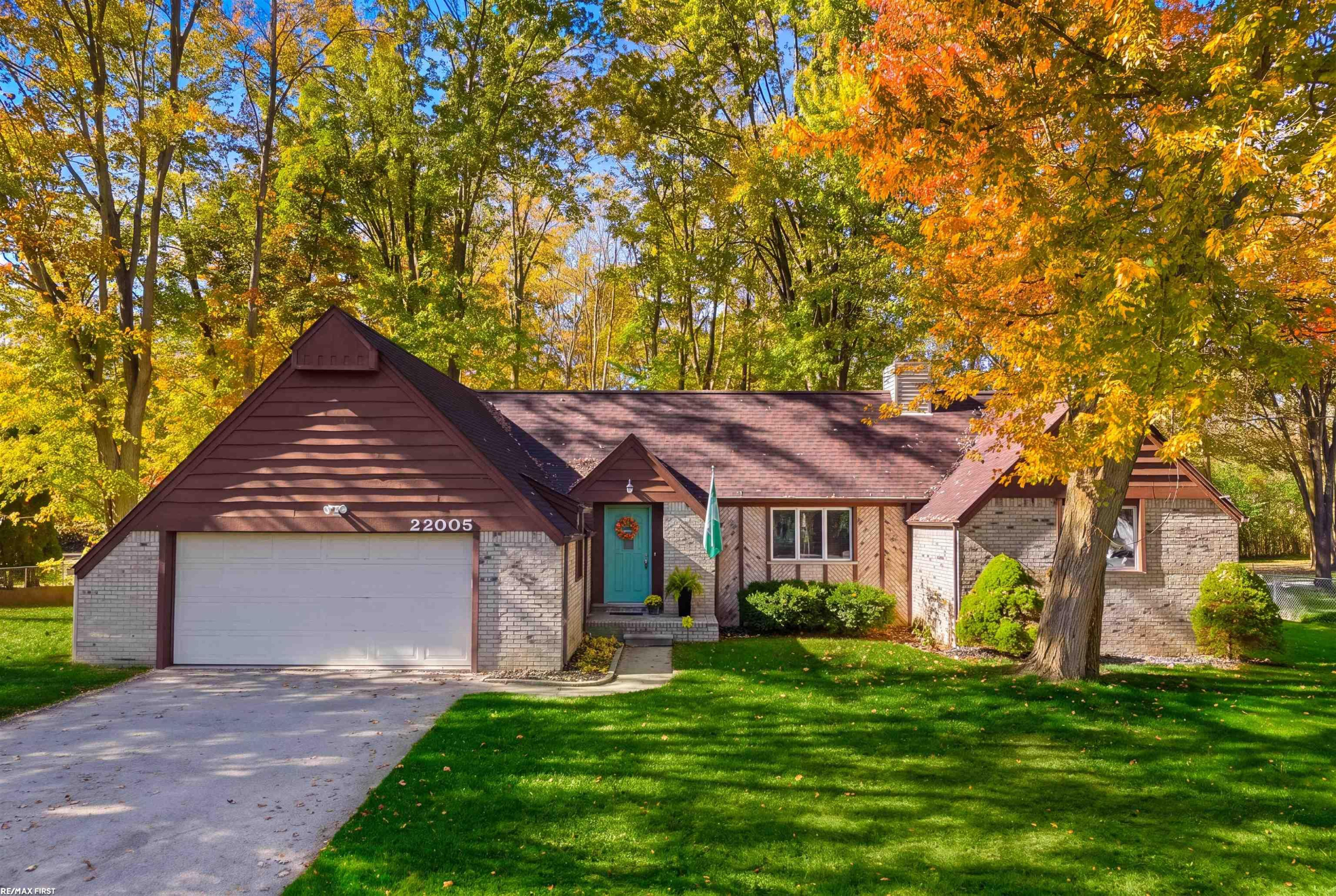 22005 Cass, Farmington Hills, MI 48335