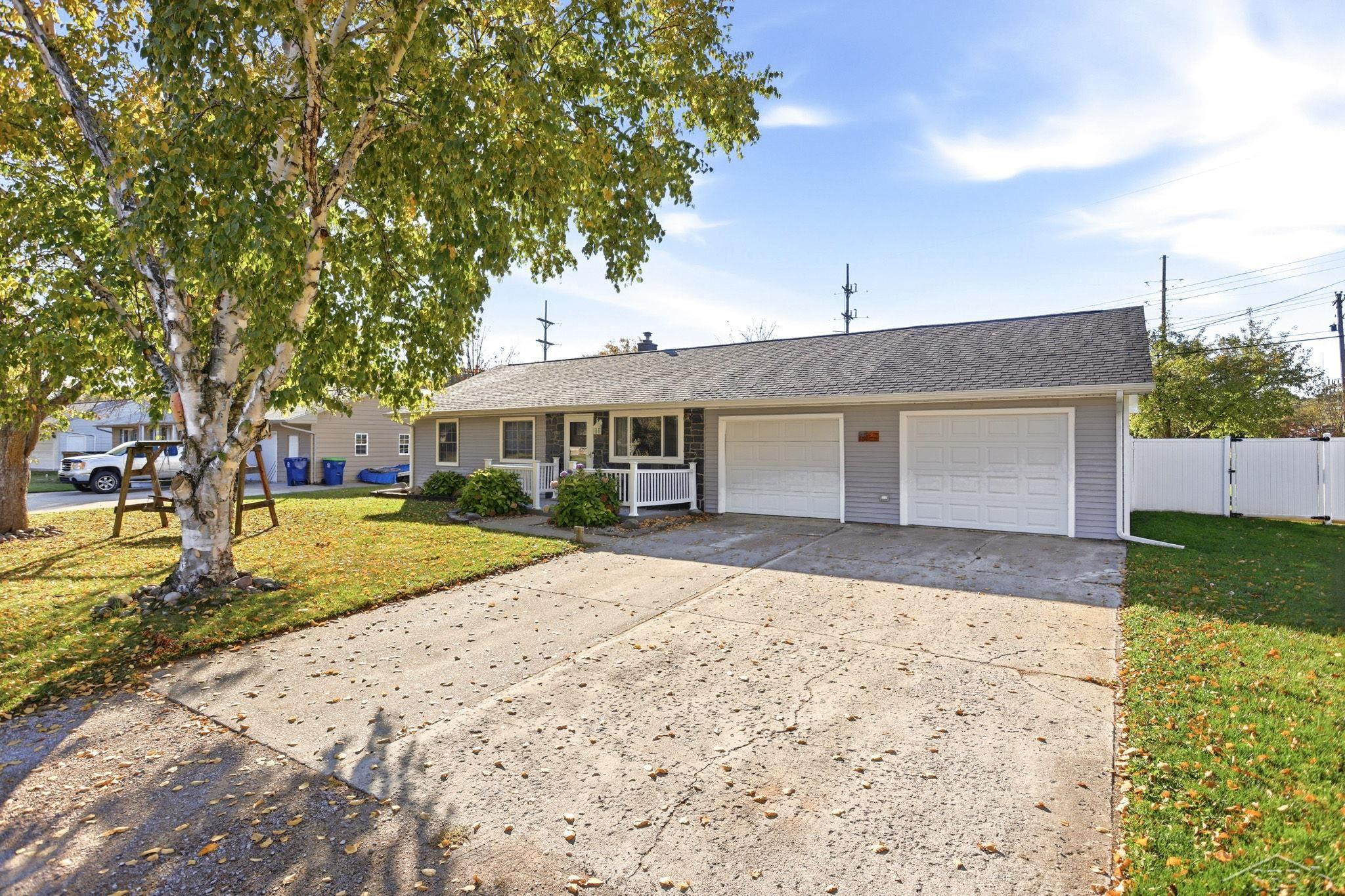 2585 Yellowstone Street, Saginaw, MI 48603