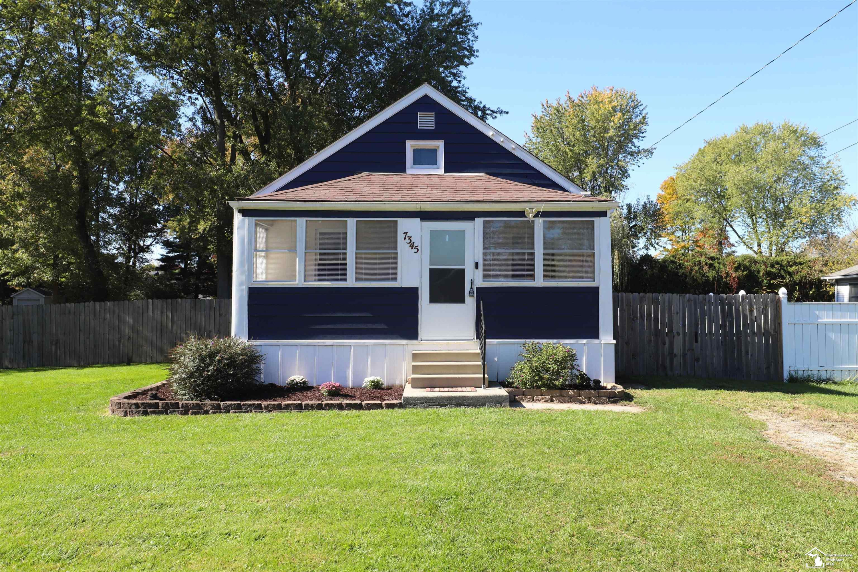 7345 Maplewood Drive, Temperance, MI 48182