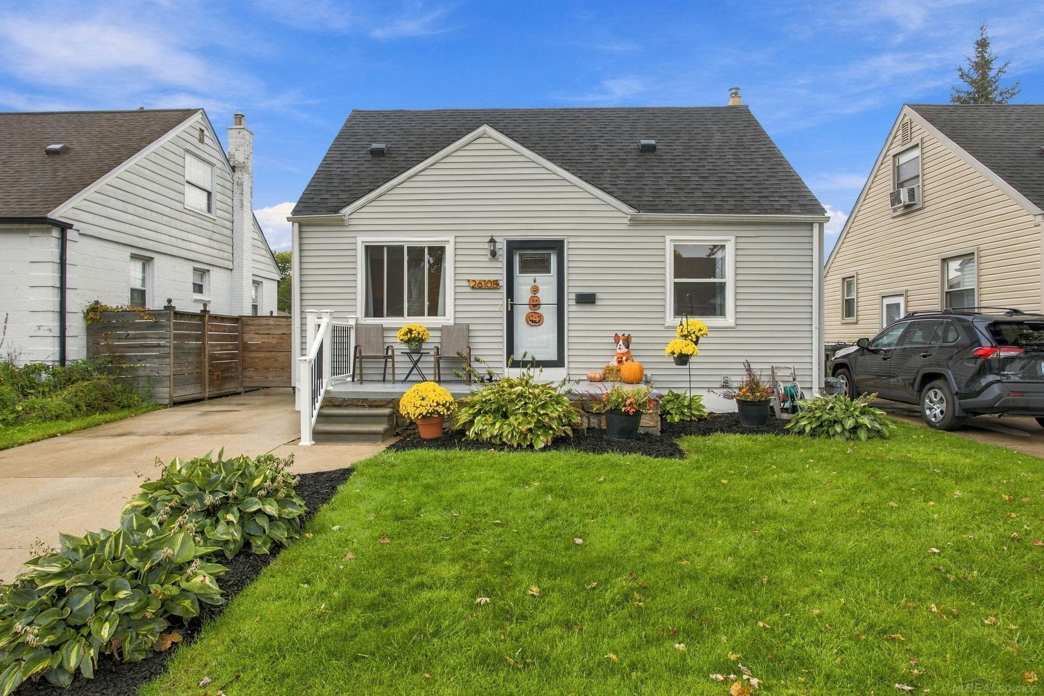 26108 Culver Street, Saint Clair Shores, MI 48081