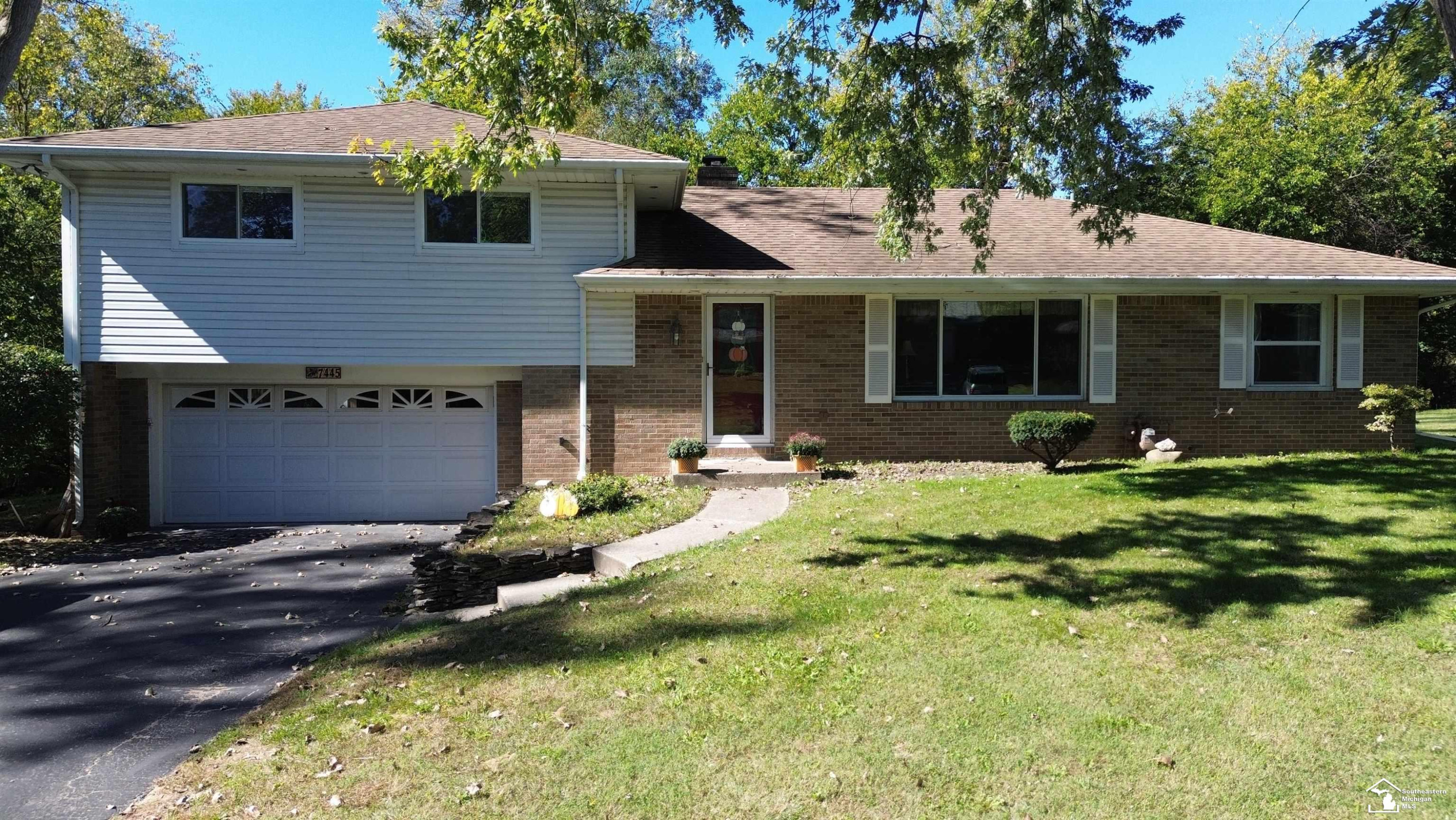 7445 Tarra Drive, Temperance, MI 48182