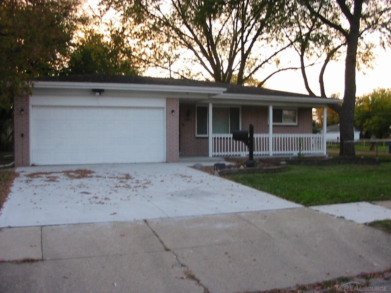 21135 la Salle Boulevard, Warren, MI 48089