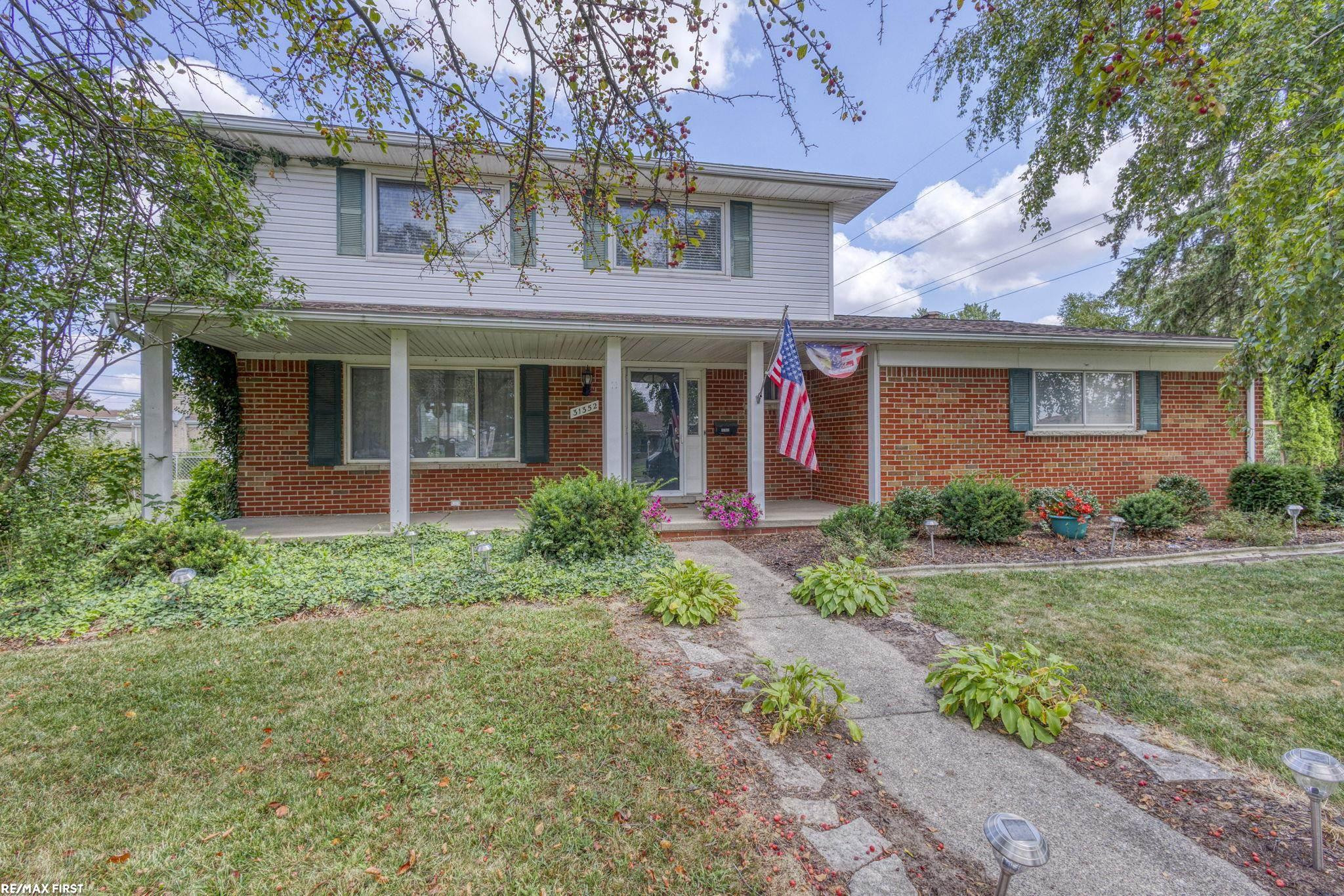31352 Carmody Drive, Warren, MI 48092
