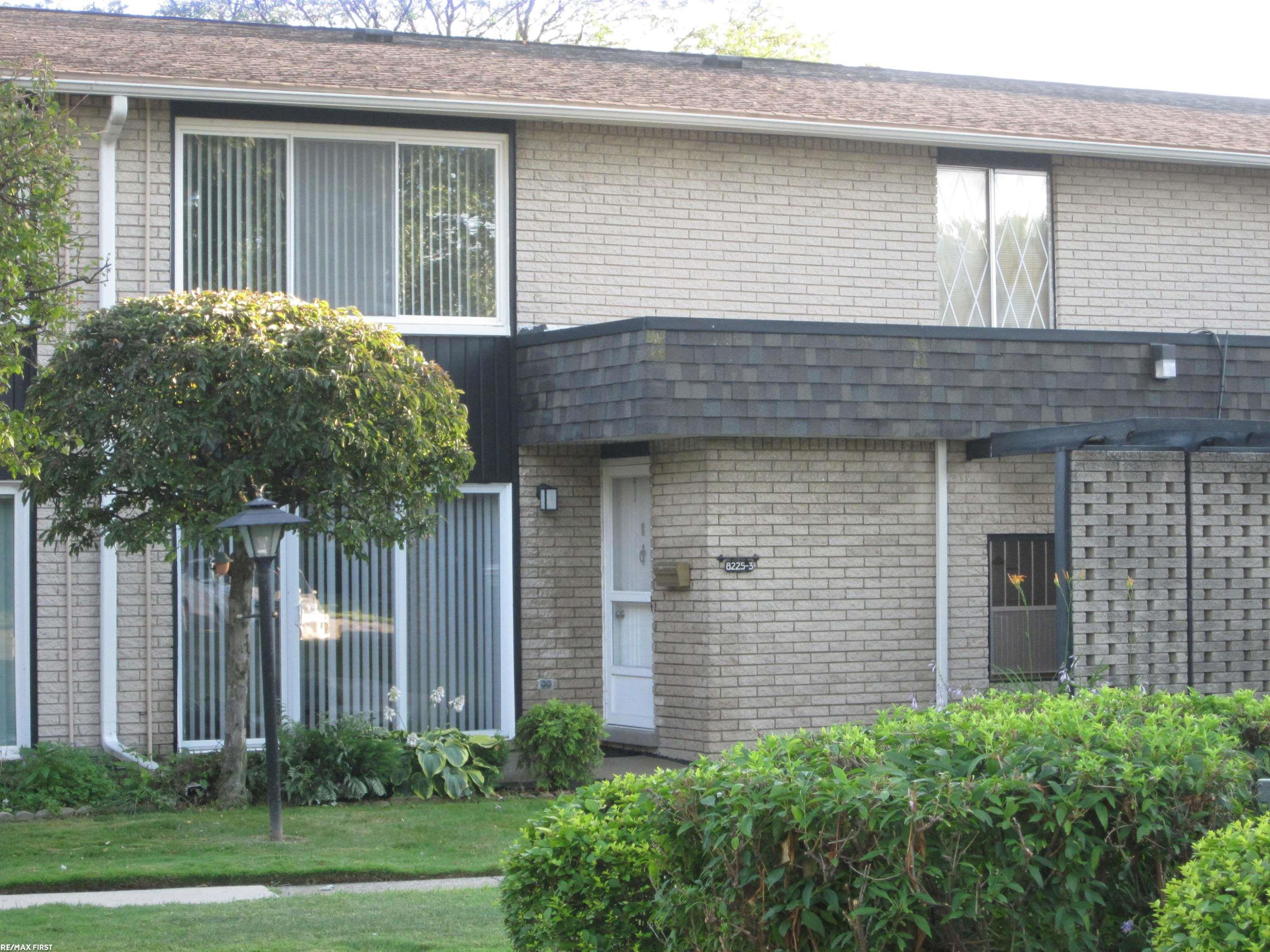 8225 Kennedy Circle, 3, Warren, MI 48093