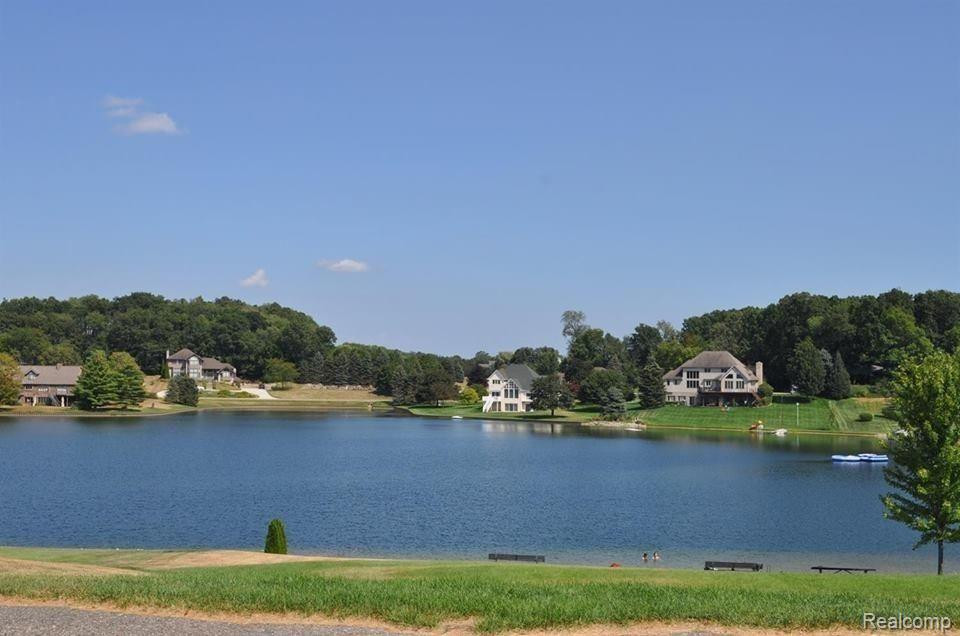9645 WOODBEND Drive, Saline, MI 48176 — Photo 3