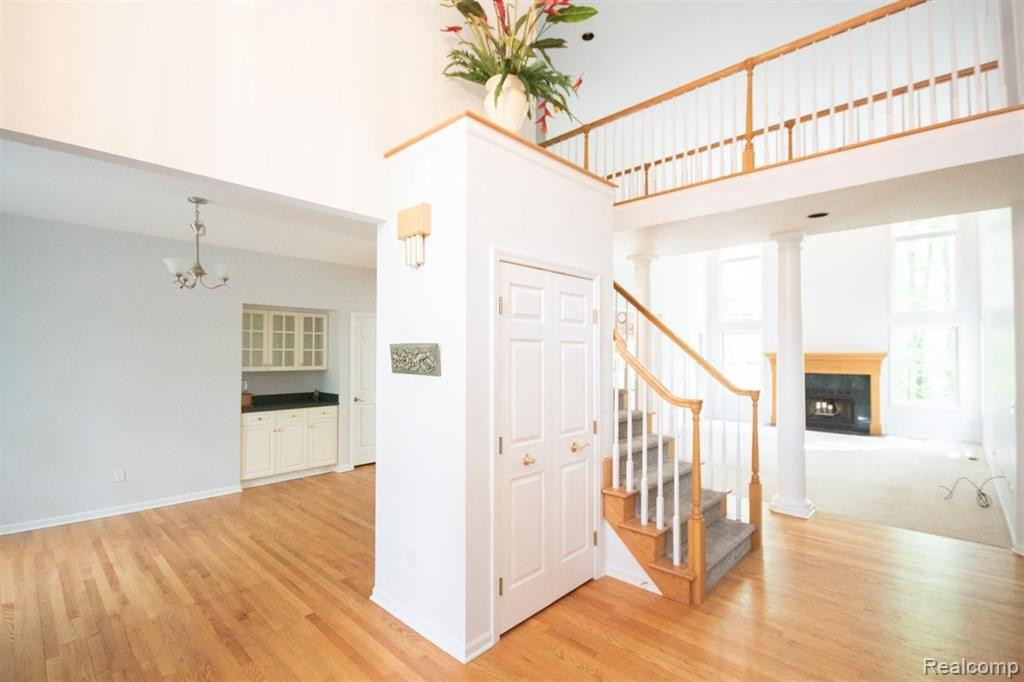9645 WOODBEND Drive, Saline, MI 48176 — Photo 4