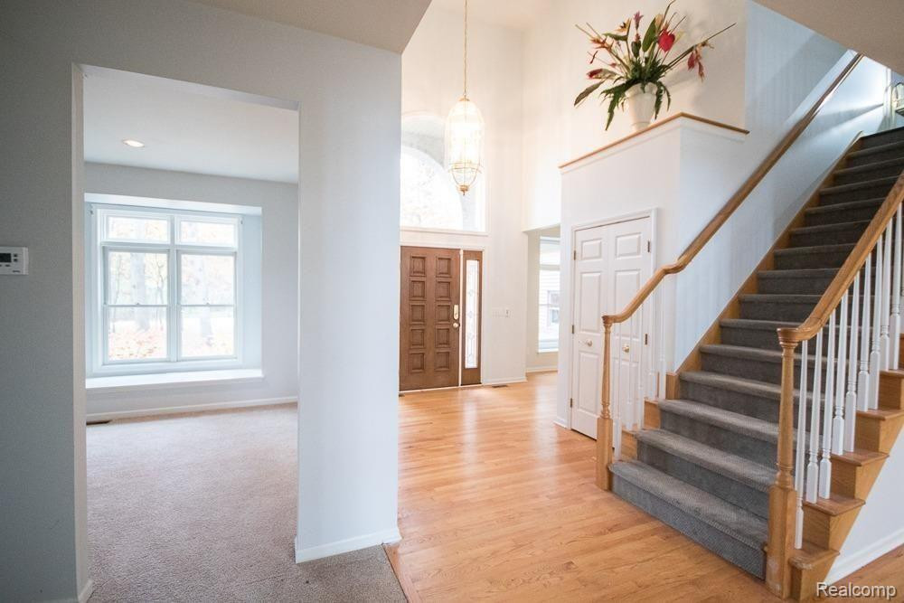 9645 WOODBEND Drive, Saline, MI 48176 — Photo 5