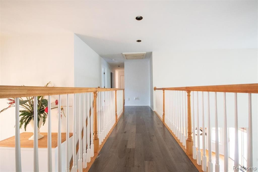 9645 WOODBEND Drive, Saline, MI 48176 — Photo 17