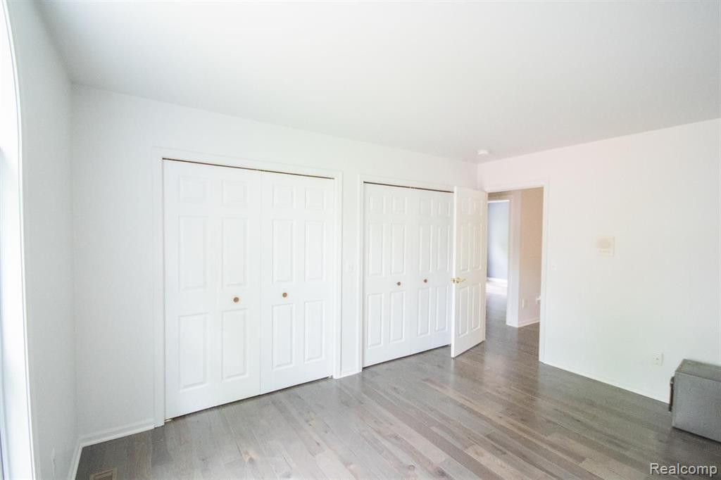 9645 WOODBEND Drive, Saline, MI 48176 — Photo 18