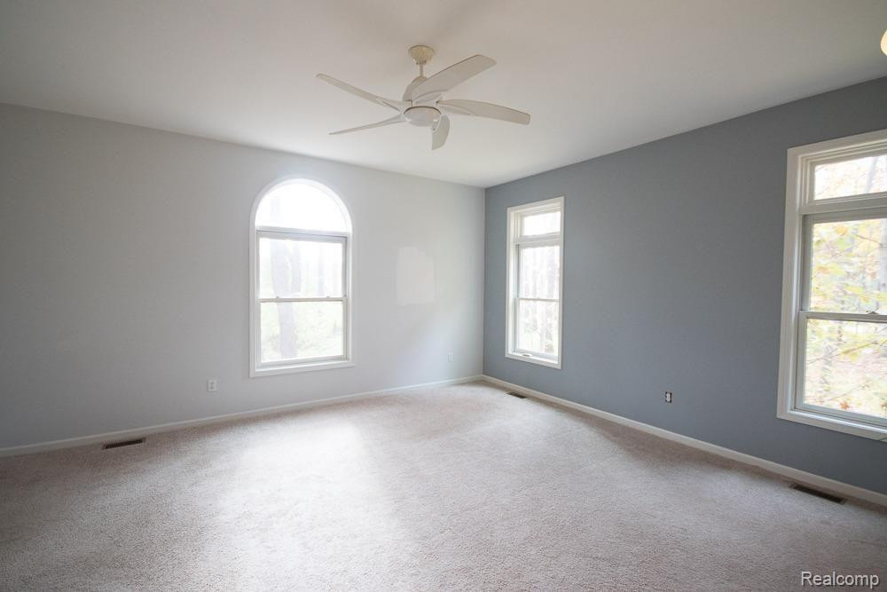 9645 WOODBEND Drive, Saline, MI 48176 — Photo 21
