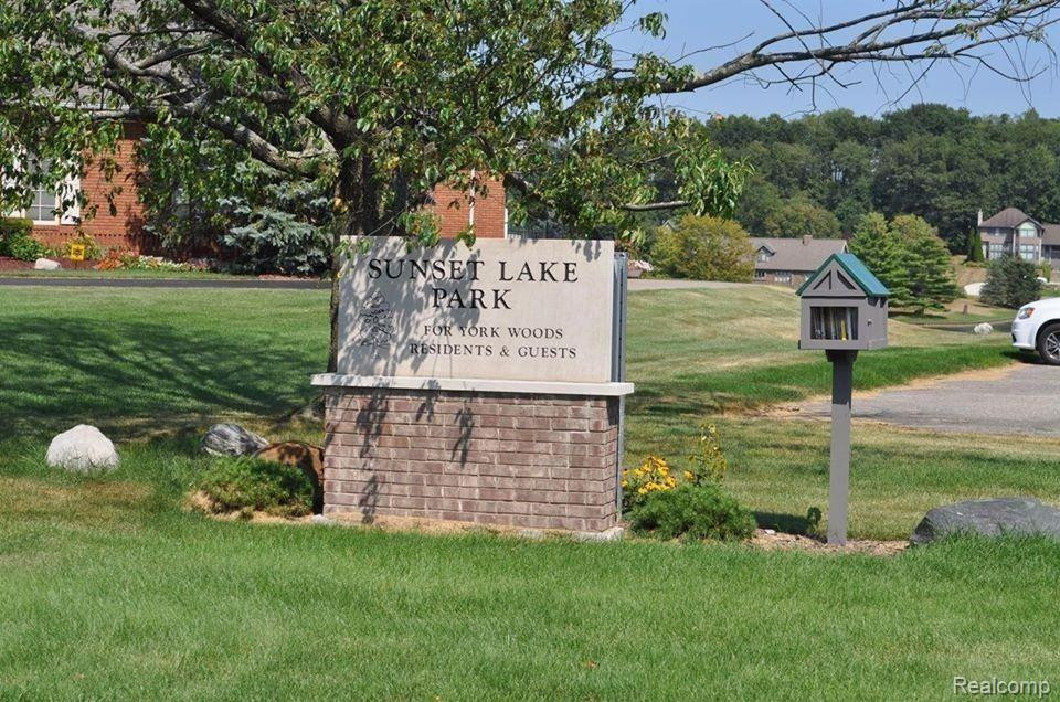 9645 WOODBEND Drive, Saline, MI 48176 — Photo 23