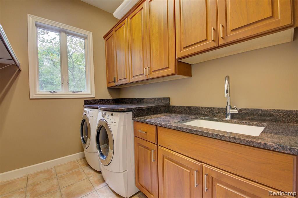 5017 Red Fox Run, Ann Arbor, MI 48105 — Photo 37