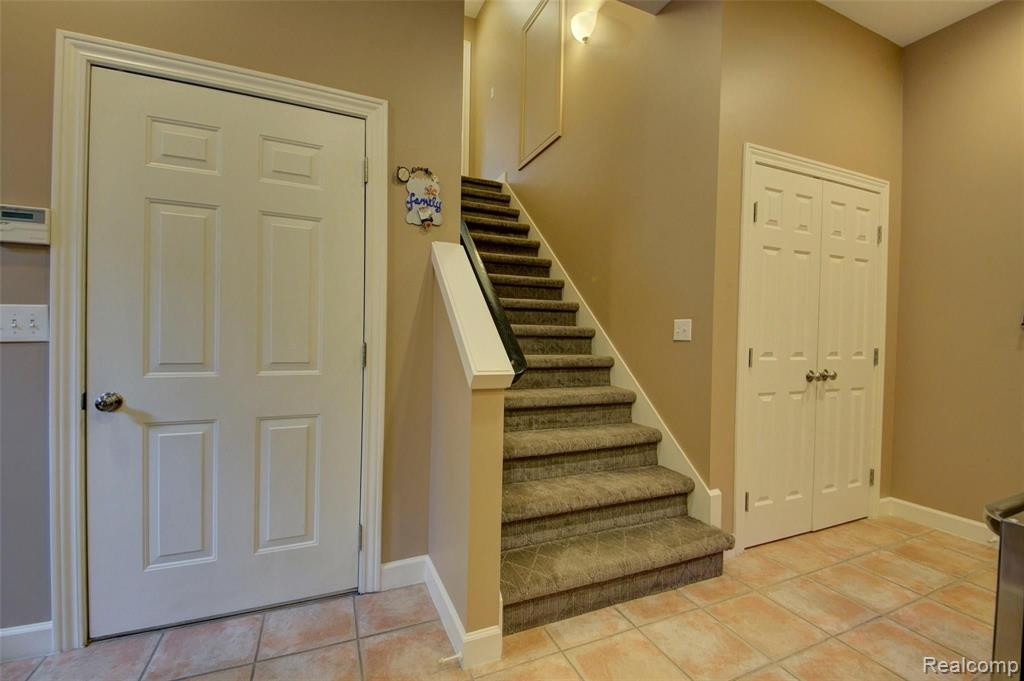 5017 Red Fox Run, Ann Arbor, MI 48105 — Photo 38
