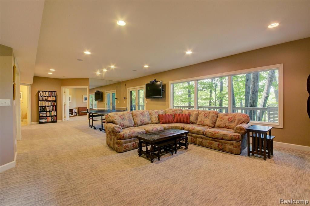 5017 Red Fox Run, Ann Arbor, MI 48105 — Photo 53
