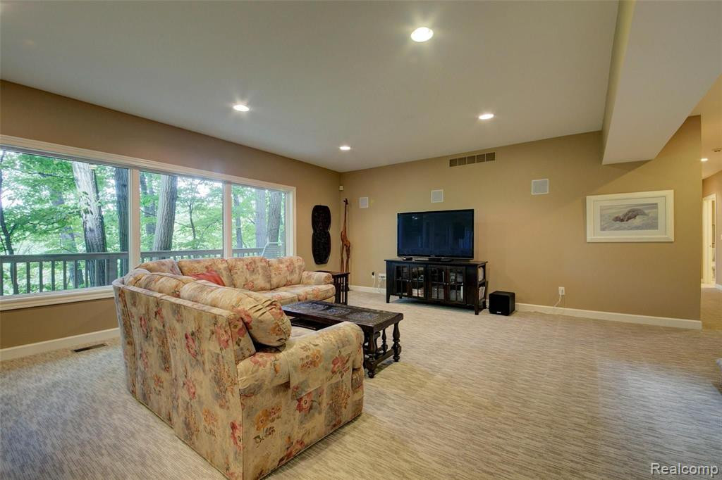 5017 Red Fox Run, Ann Arbor, MI 48105 — Photo 54