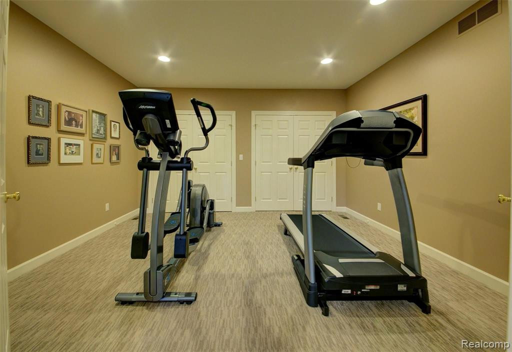5017 Red Fox Run, Ann Arbor, MI 48105 — Photo 57