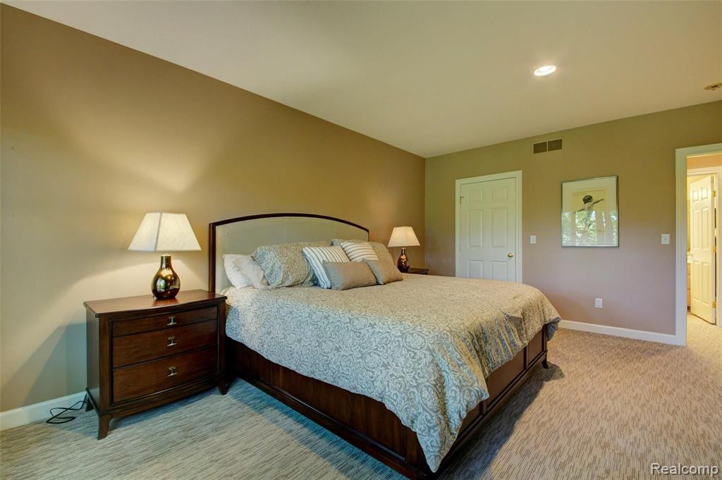 5017 Red Fox Run, Ann Arbor, MI 48105 — Photo 63