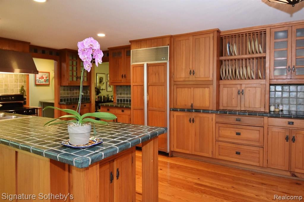 5939 DARB LAKE Drive, West Bloomfield, MI 48324 — Photo 2