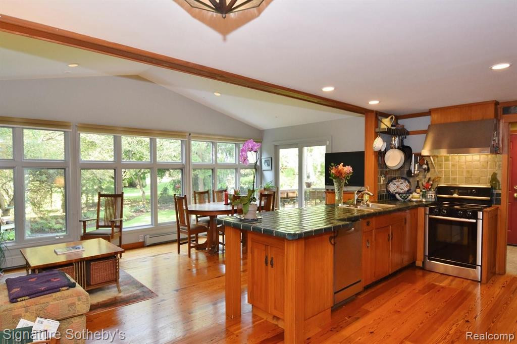 5939 DARB LAKE Drive, West Bloomfield, MI 48324 — Photo 3