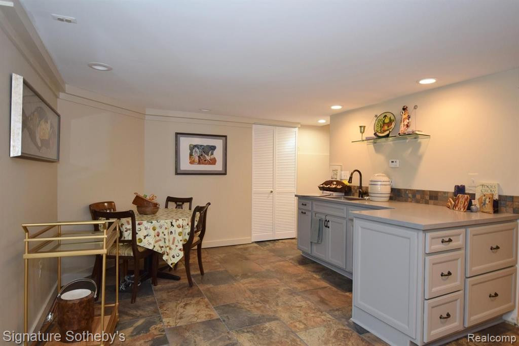 5939 DARB LAKE Drive, West Bloomfield, MI 48324 — Photo 31