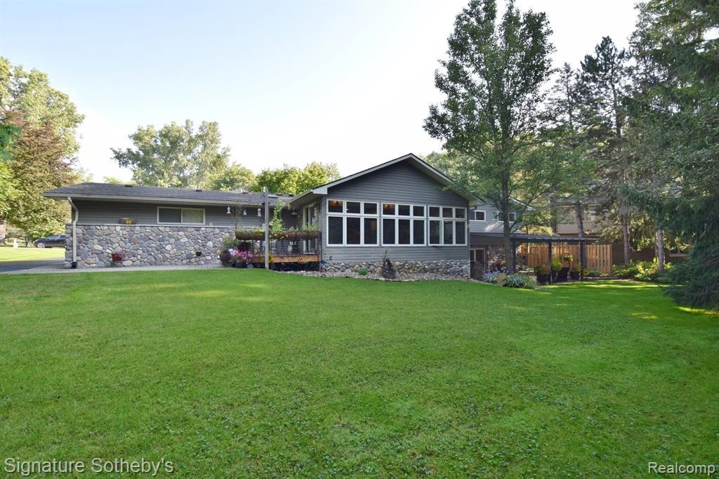 5939 DARB LAKE Drive, West Bloomfield, MI 48324 — Photo 38