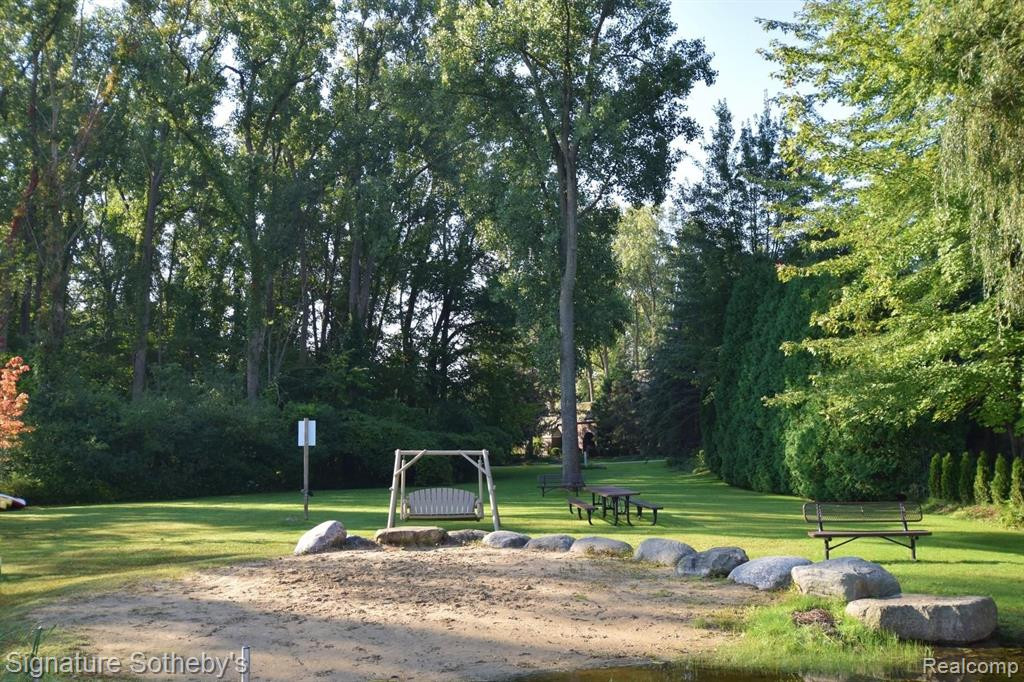 5939 DARB LAKE Drive, West Bloomfield, MI 48324 — Photo 43