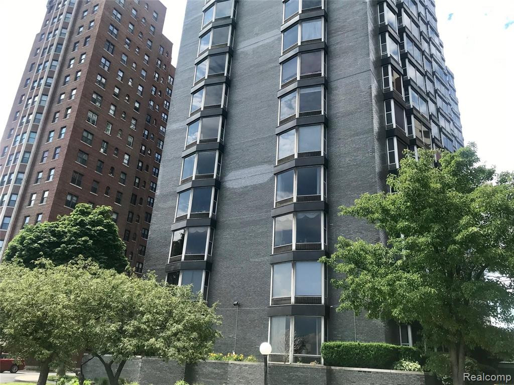 8200 E. Jefferson Avenue, 1206, Detroit, MI 48214 — Photo 2