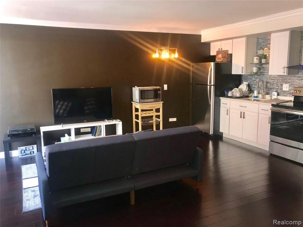 8200 E. Jefferson Avenue, 1206, Detroit, MI 48214 — Photo 3