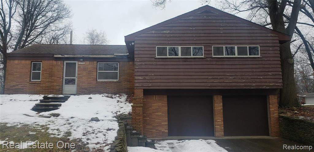 7175 Richardson Road, West Bloomfield, MI 48323 — front exterior