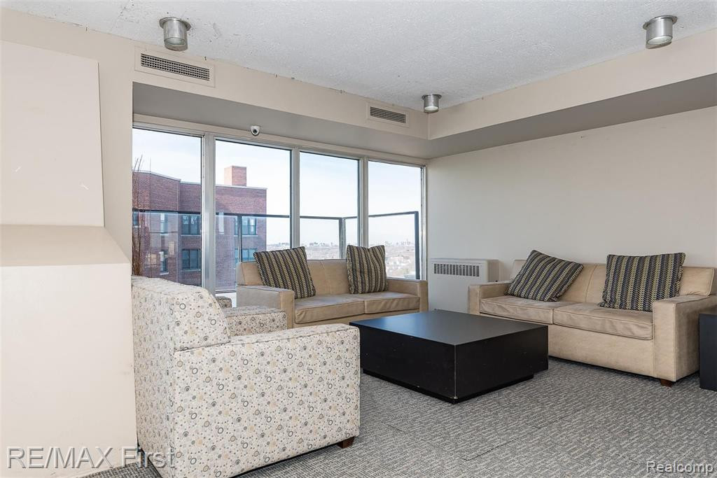 8200 Jefferson, 1702, Detroit, MI 48214 — Photo 27