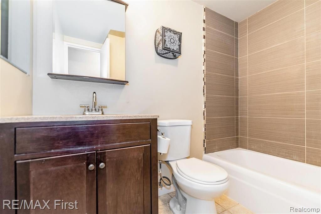 8200 Jefferson, 1702, Detroit, MI 48214 — Photo 14