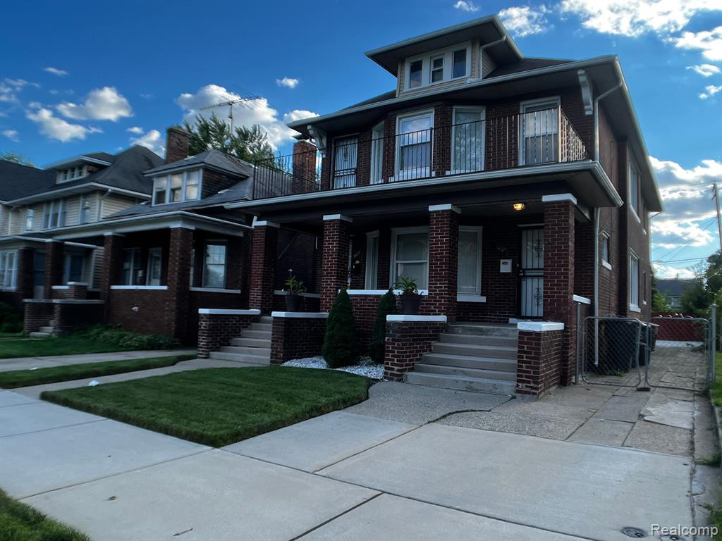5435 BURNS Street, Detroit, MI 48213 — Photo 2