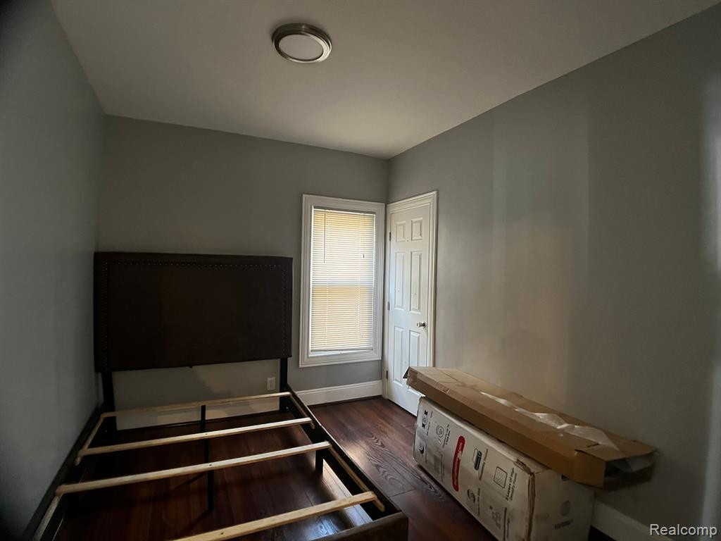5435 BURNS Street, Detroit, MI 48213 — Photo 6