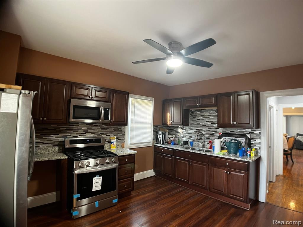 5435 BURNS Street, Detroit, MI 48213 — Photo 7