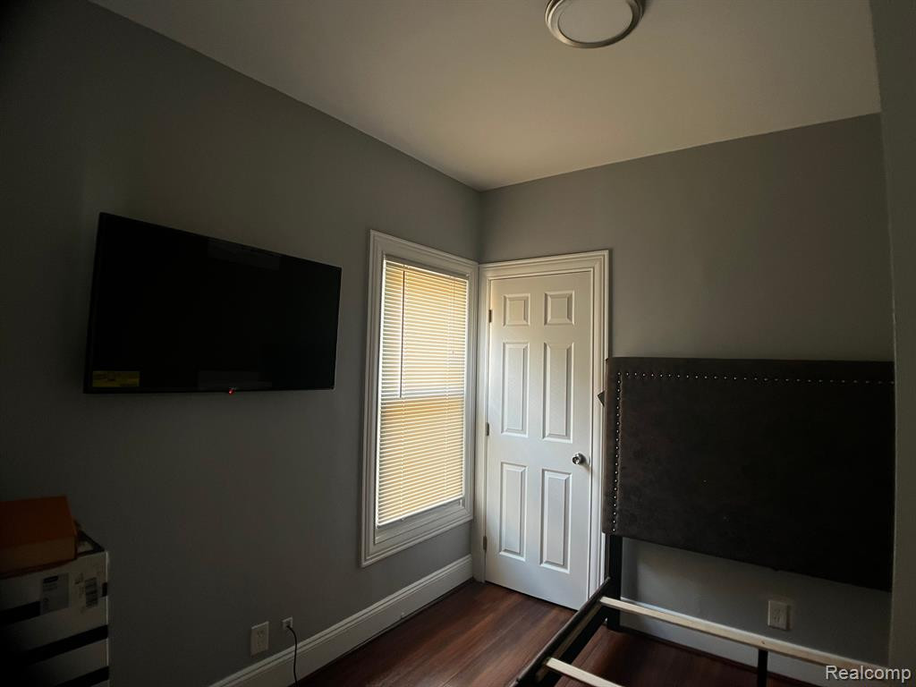5435 BURNS Street, Detroit, MI 48213 — Photo 9