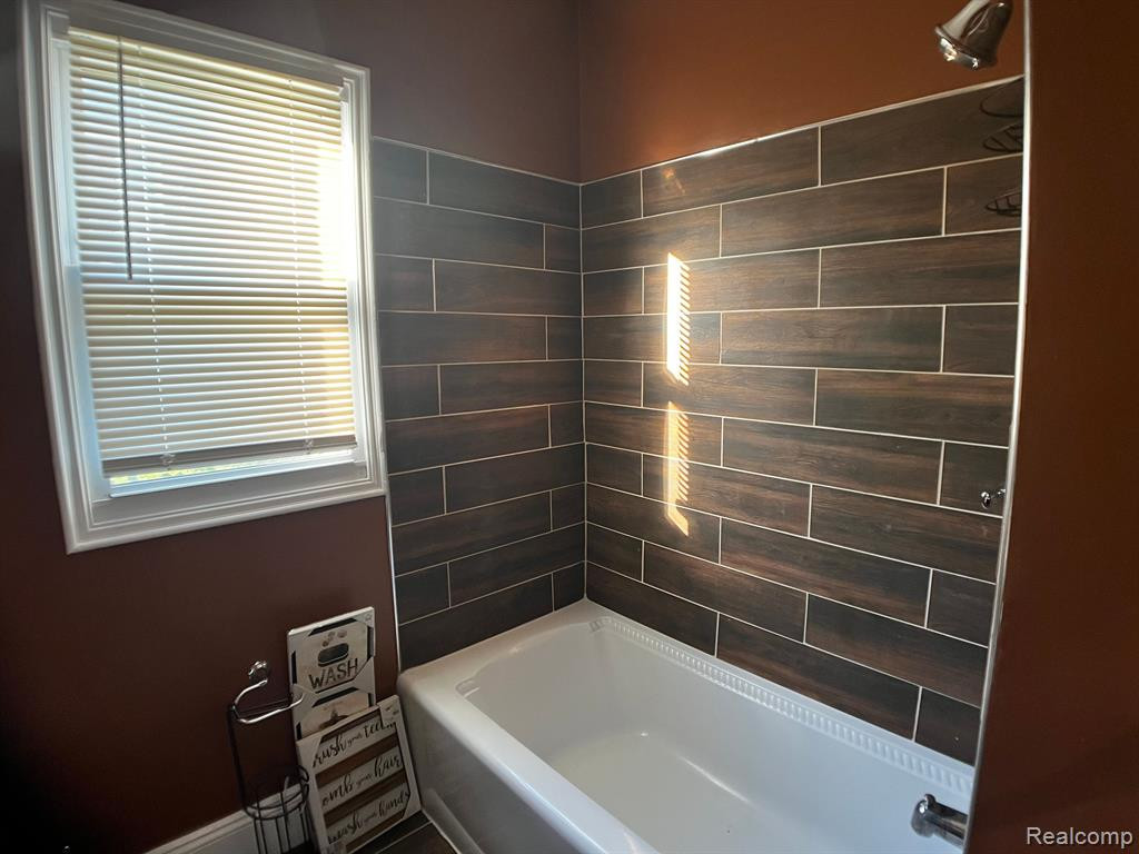 5435 BURNS Street, Detroit, MI 48213 — Photo 11