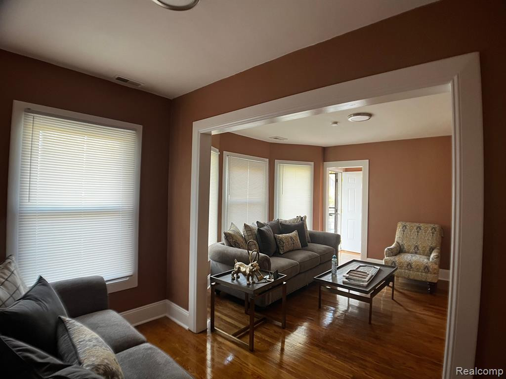 5435 BURNS Street, Detroit, MI 48213 — Photo 14